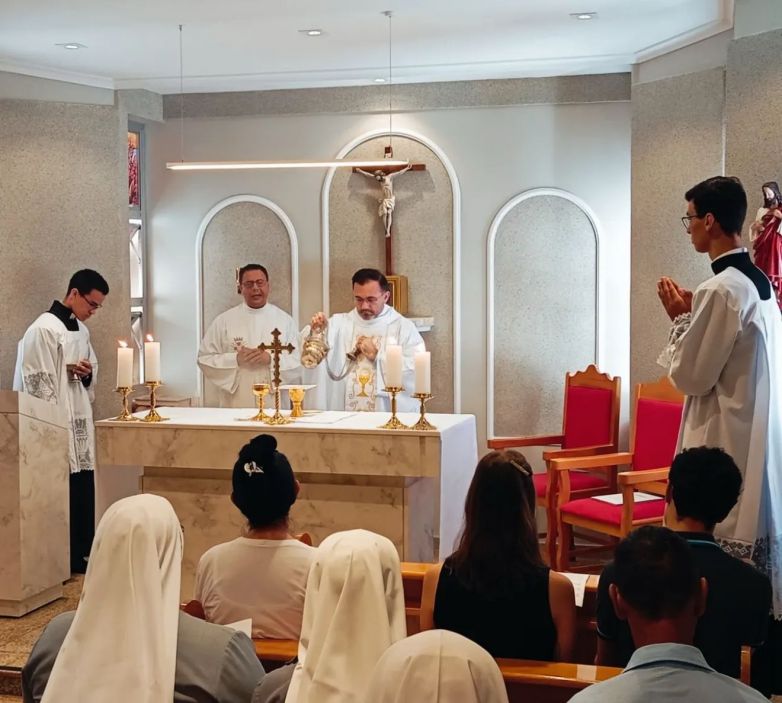 Hospital Padre Tezza reinaugura capela interna em celebra&ccedil;&atilde;o solene