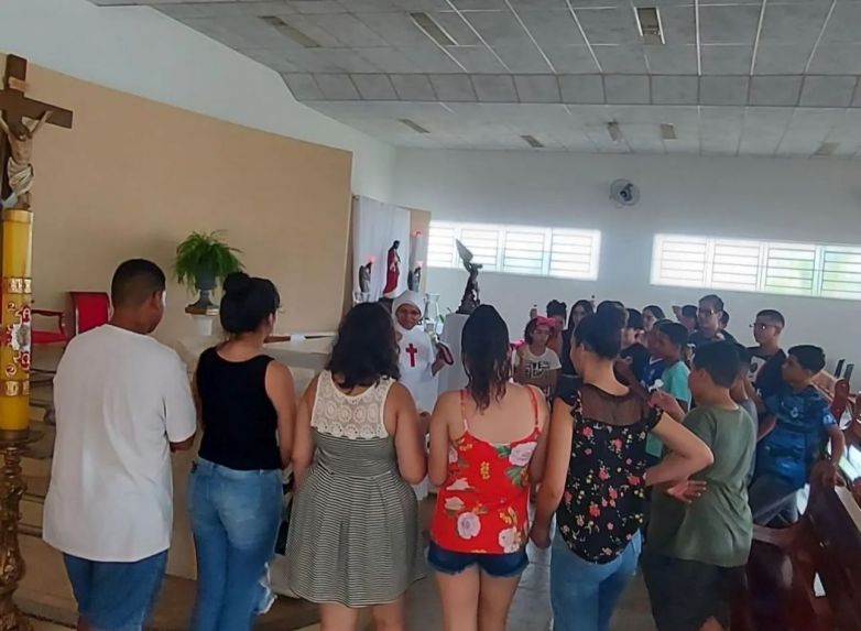 Manh&atilde; de Espiritualidade: Preparando Jovens para a Primeira Eucaristia na Par&oacute;quia de Conchal