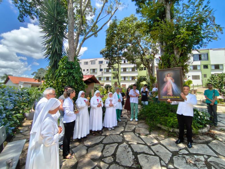 Encontro Eucar&iacute;stico refor&ccedil;a miss&atilde;o das Irm&atilde;s Filhas de S&atilde;o Camilo no Hospital Doutor C&acirc;ndido Junqueira