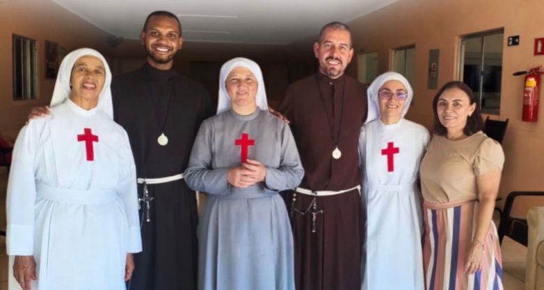 Encontro de Carismas re&uacute;ne Filhas de S&atilde;o Camilo e franciscanos em Coroat&aacute; - MA