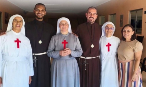 Encontro de Carismas reúne Filhas de São Camilo e franciscanos em Coroatá - MA